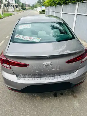 Hyundai Elantra SE 2020 Gold