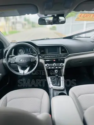 Hyundai Elantra SE 2020 Gold