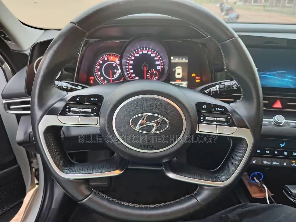 Hyundai Avante 2021 White