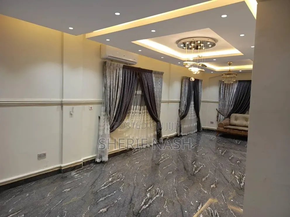 7bdrm Duplex in Ashaly Botwe, Accra Metropolitan for sale