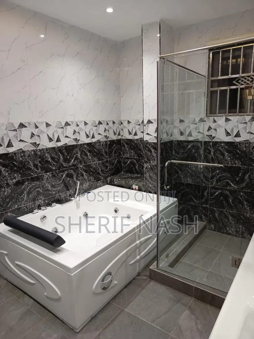 7bdrm Duplex in Ashaly Botwe, Accra Metropolitan for sale