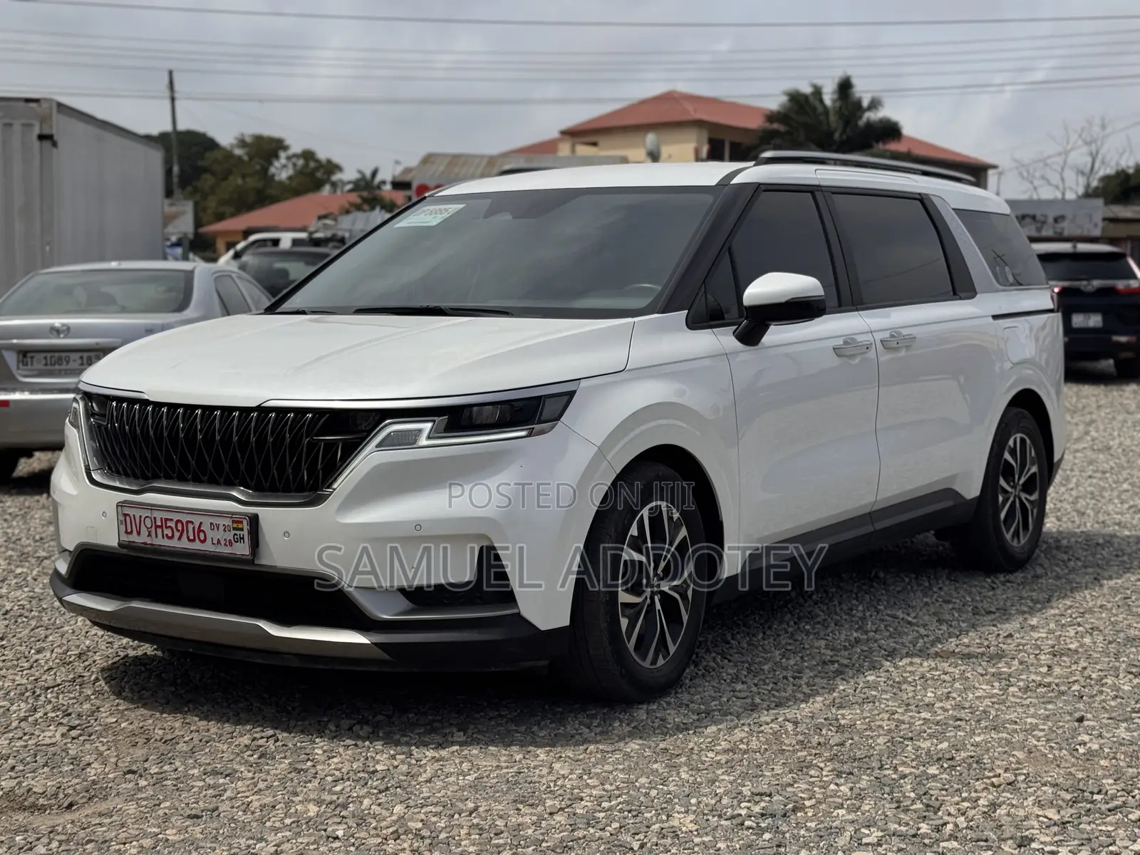 Kia Carnival 2022 White