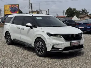 Kia Carnival 2022 White