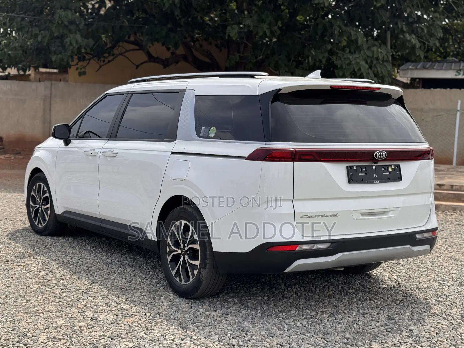 Kia Carnival 2022 White