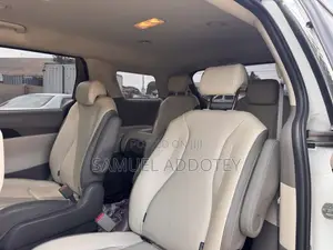 Kia Carnival 2022 White