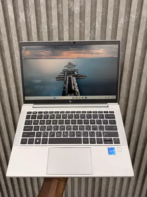 Laptop HP EliteBook 830 G8 8GB Intel Core i5 SSD 256GB