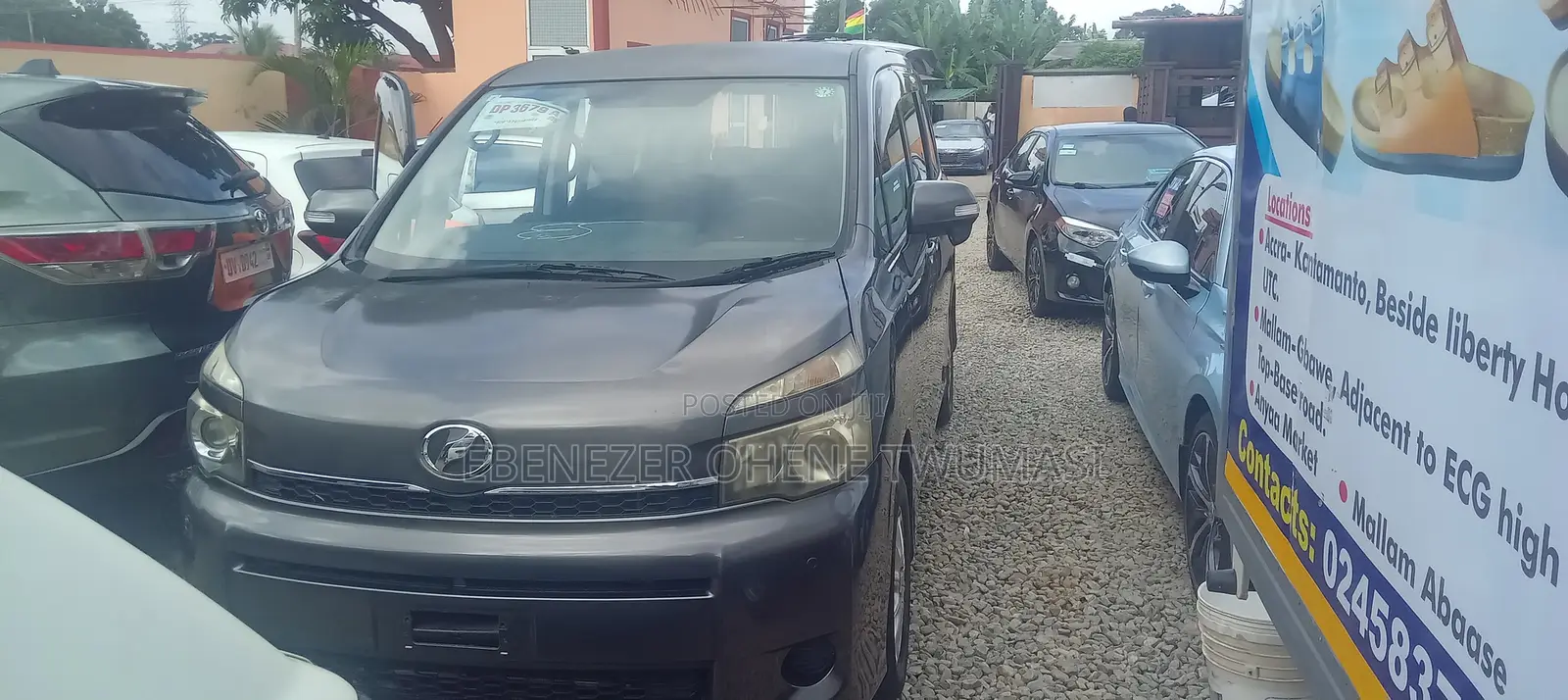Toyota Voxy Z 2WD 8-Seater 2010 Gray