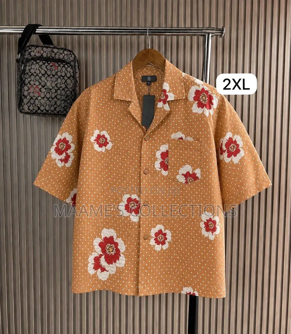 Men’s Short Sleeve Button-Up Shirt – Smart Casual