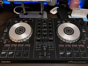 Pioneer DDJ SB2 Controller