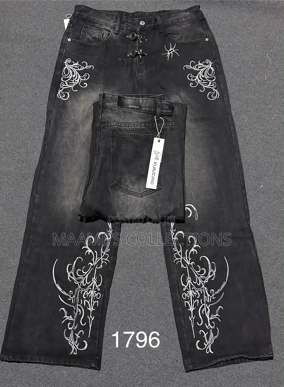 Men’s Loose Fit Wide-Leg Baggy Jeans