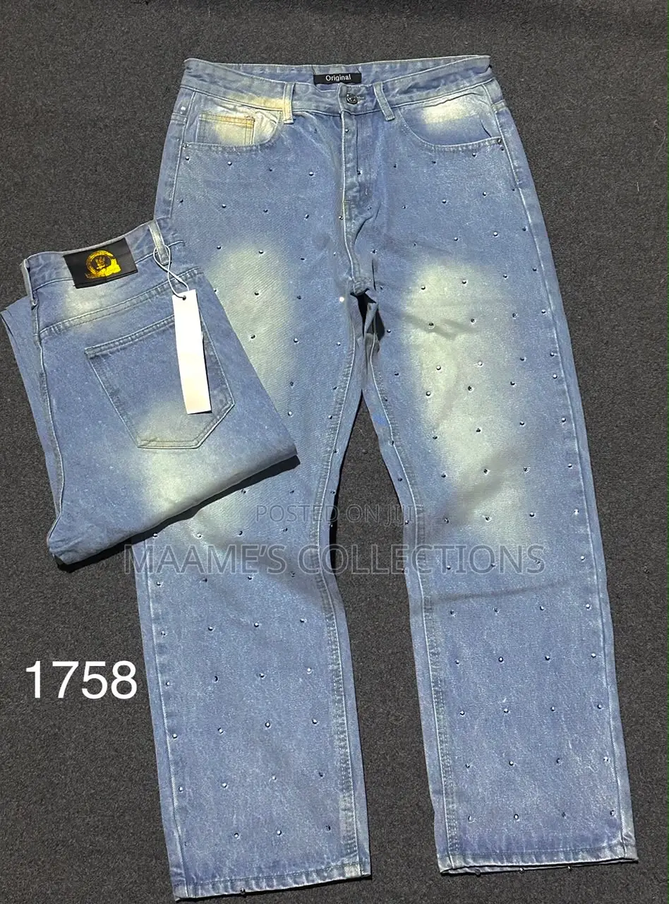 Men’s Loose Fit Wide-Leg Baggy Jeans