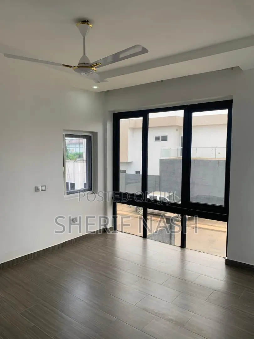 4bdrm Townhouse / Terrace in Oyarifa, Accra Metropolitan for rent