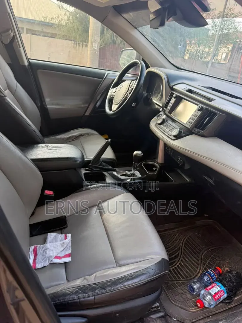 Toyota RAV4 Limited 4dr SUV (2.5L 4cyl 6A) 2018 Black