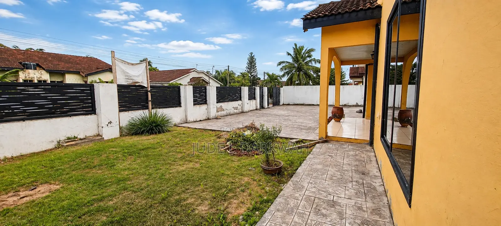 6bdrm House in Emefs Hillview, Community 25 for sale