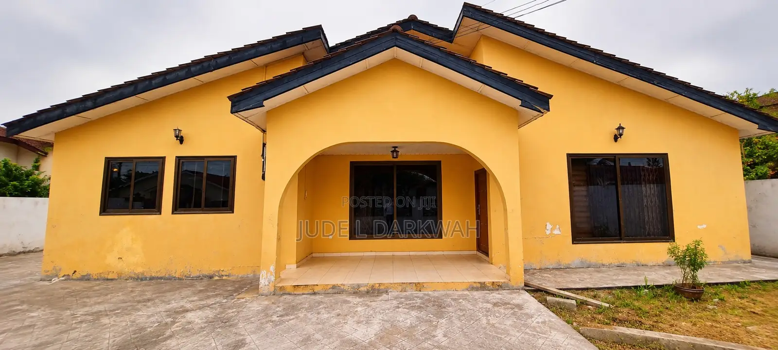 6bdrm House in Emefs Hillview, Community 25 for sale