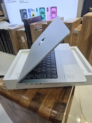 New Laptop Apple MacBook Pro 16GB Apple M3 SSD 1T