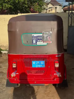 Bajaj RE 2025 Red
