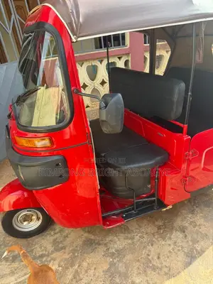 Bajaj RE 2025 Red