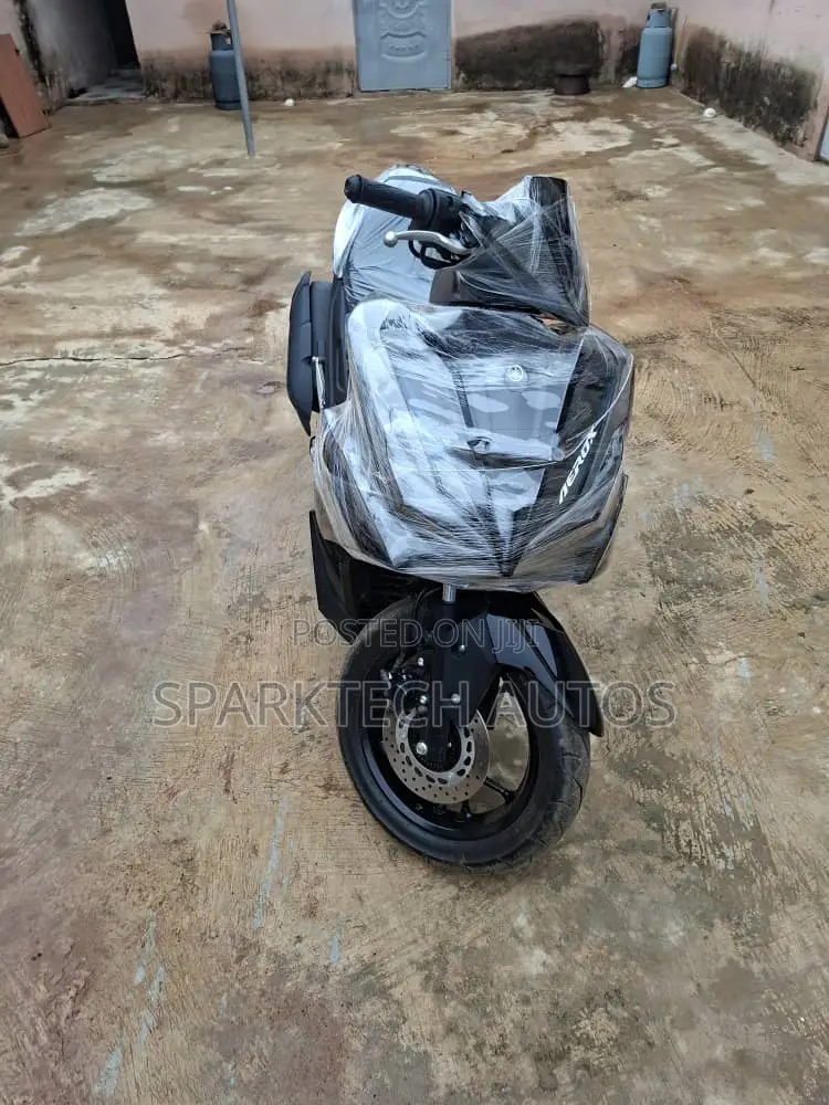 New Yamaha 2026 Black