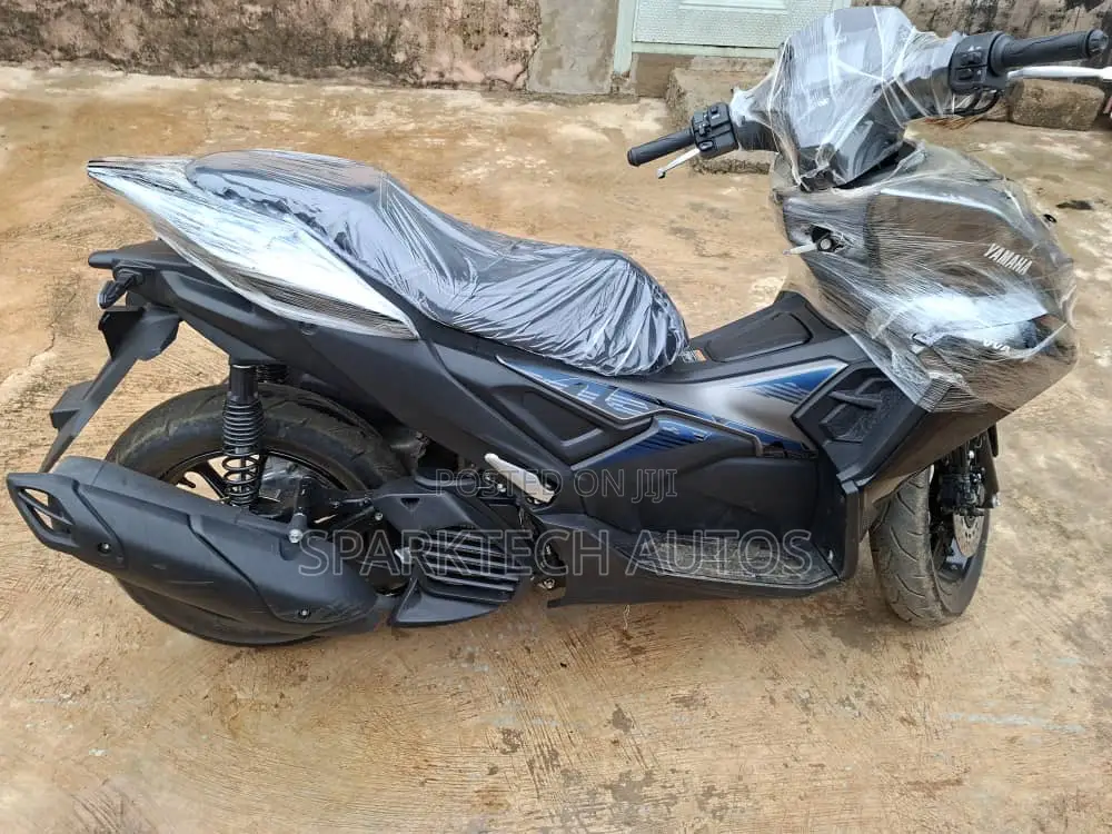 New Yamaha 2026 Black