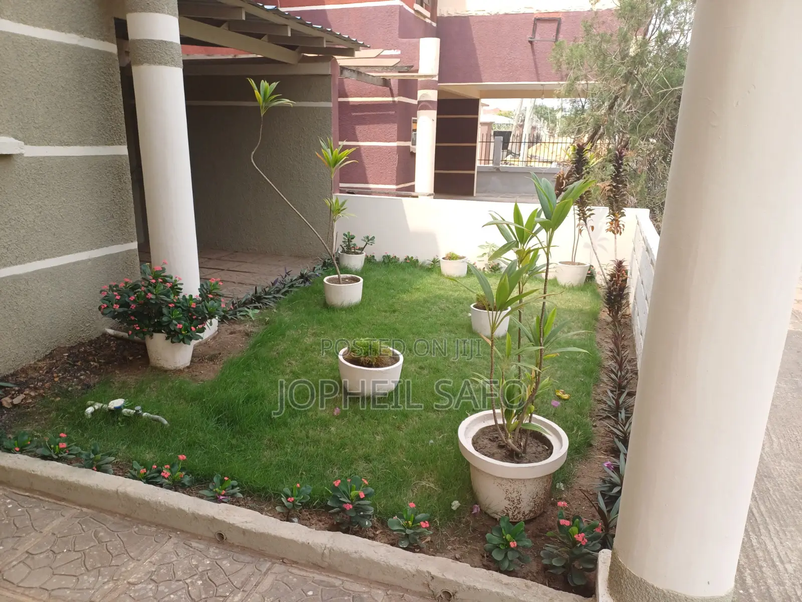 Furnished 3bdrm Townhouse/Terrace in Hfc Batsoona, Baatsona Total
