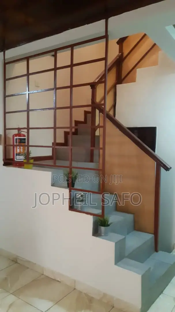 Furnished 3bdrm Townhouse/Terrace in Hfc Batsoona, Baatsona Total