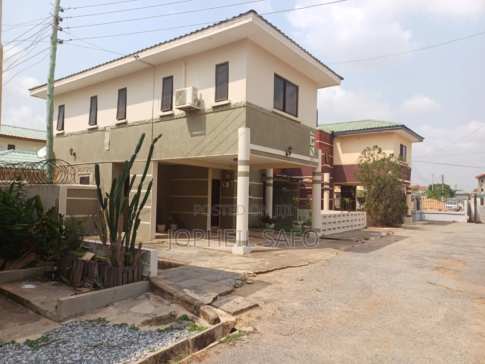 Furnished 3bdrm Townhouse/Terrace in Hfc Batsoona, Baatsona Total
