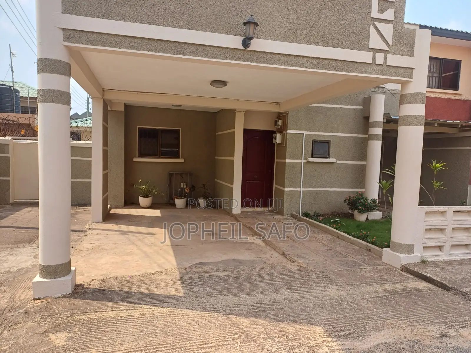 Furnished 3bdrm Townhouse/Terrace in Hfc Batsoona, Baatsona Total