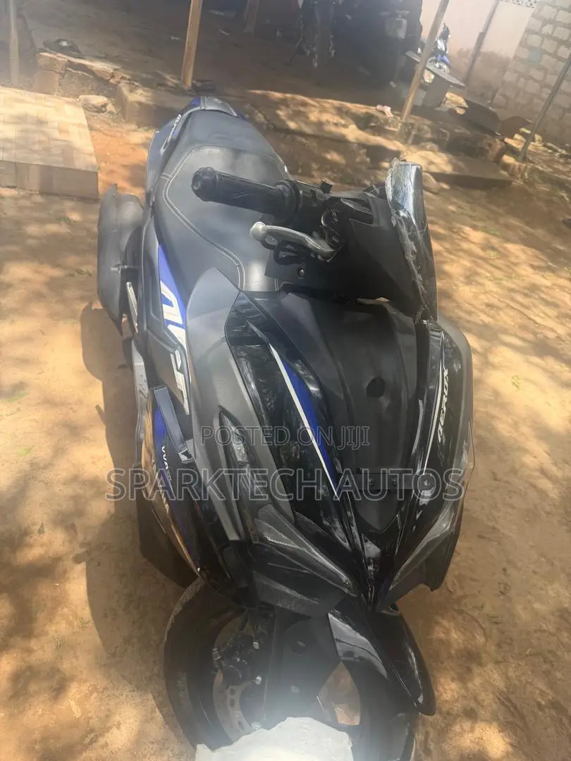 Yamaha 2025 Blue