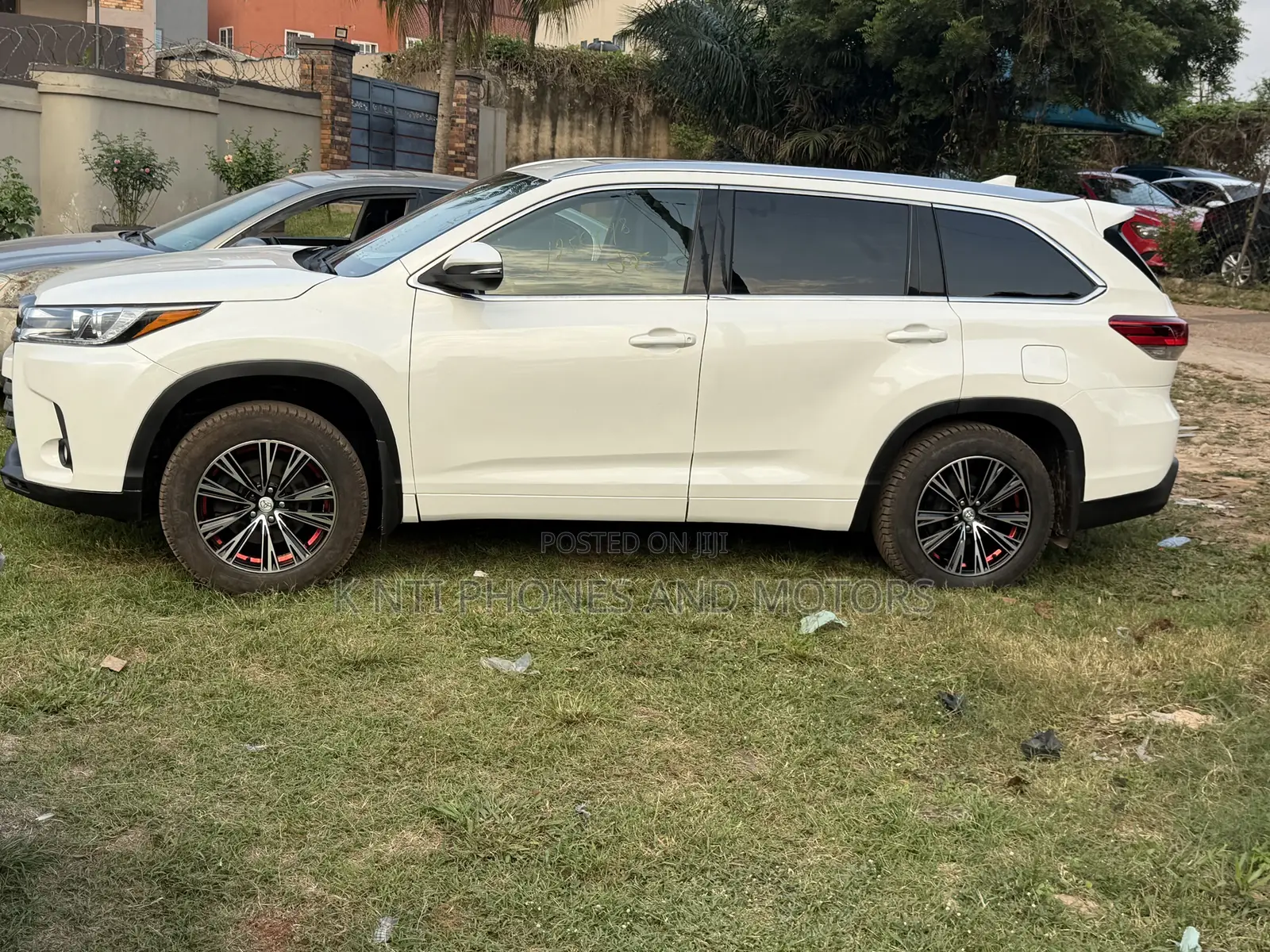 Toyota Highlander XLE 4x4 V6 (3.5L 6cyl 8A) 2018 White