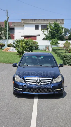 Mercedes-Benz C250 2014 Blue