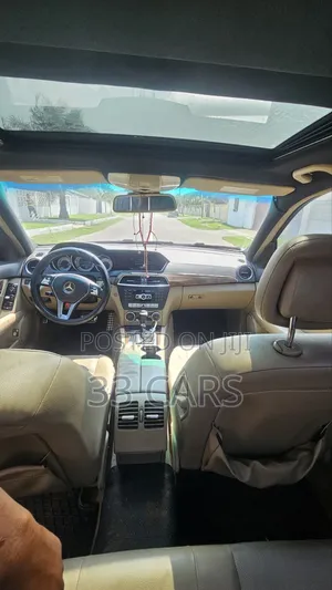 Mercedes-Benz C250 2014 Blue
