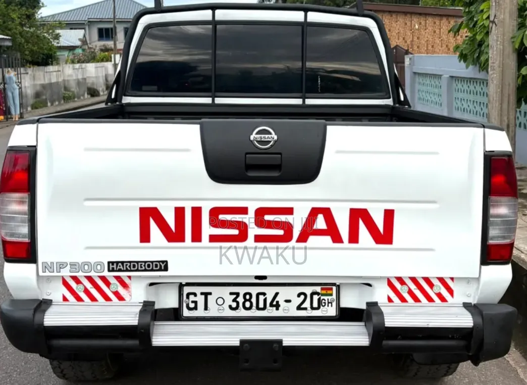 Nissan Hardbody 2020 White