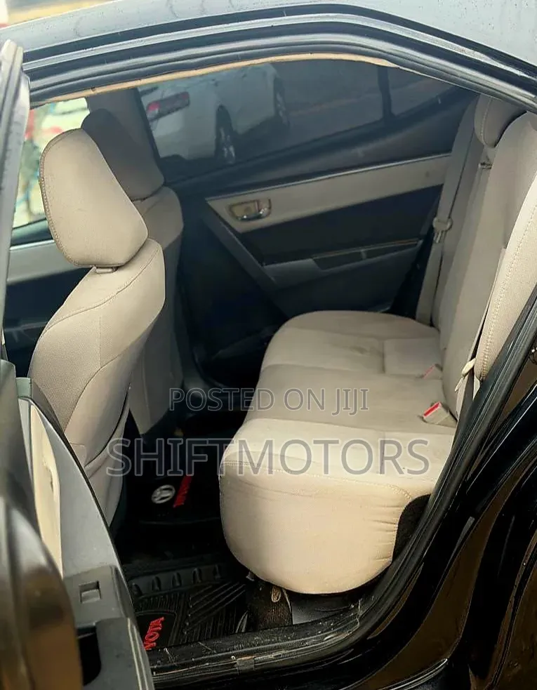 Toyota Corolla 2016 Black