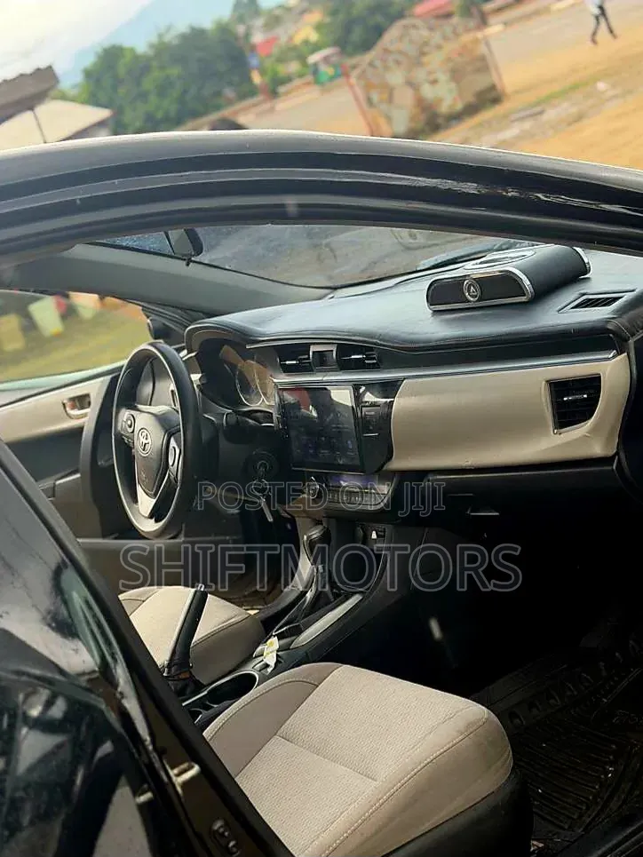 Toyota Corolla 2016 Black