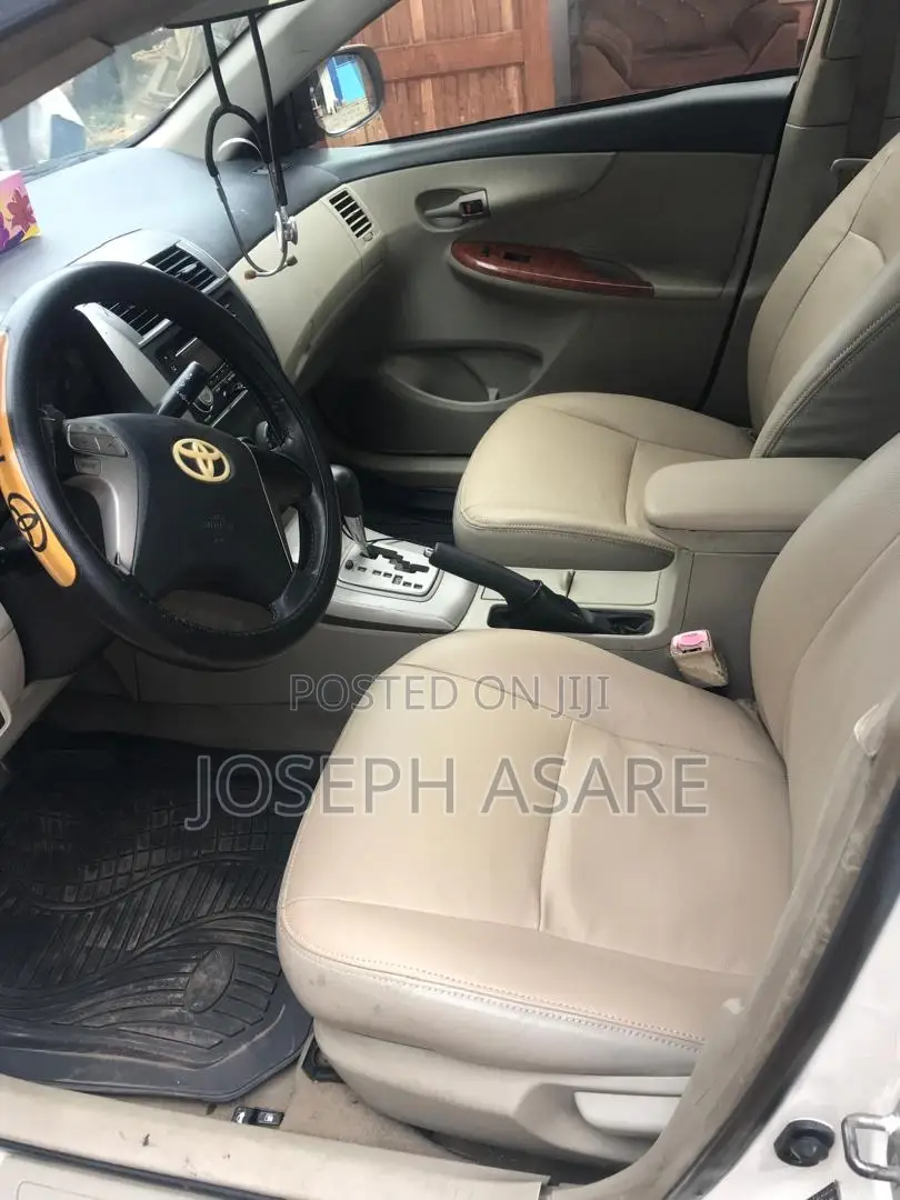 Toyota Corolla 2013 White