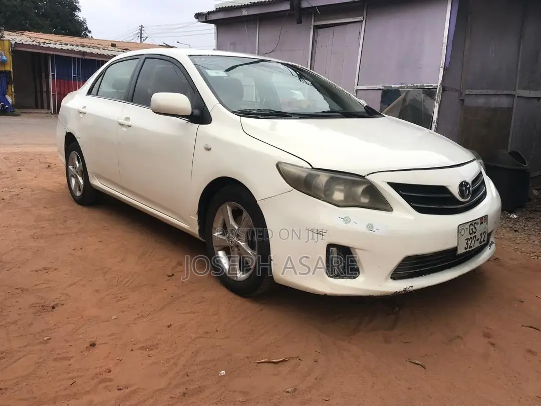 Toyota Corolla 2013 White