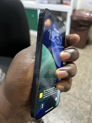 Apple iPhone 12 64 GB Black