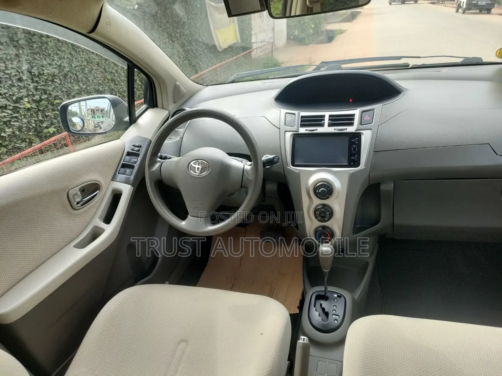 Toyota Vitz 2010 Pink