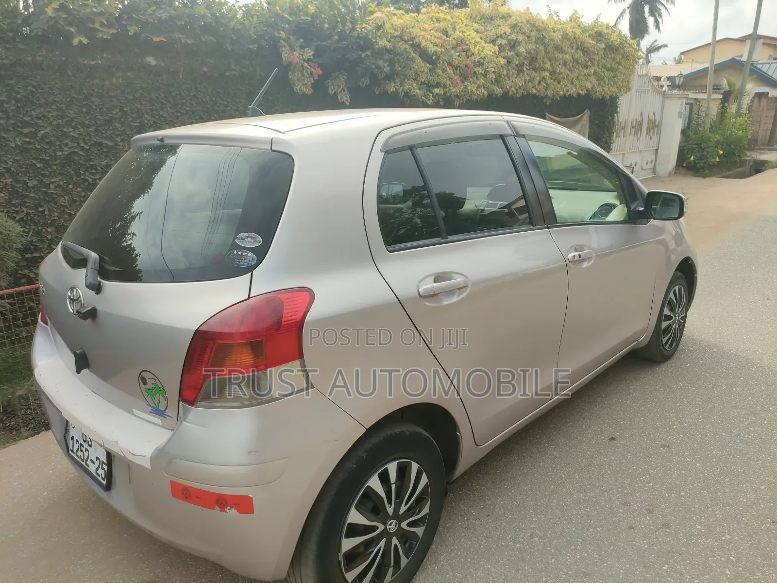 Toyota Vitz 2010 Pink