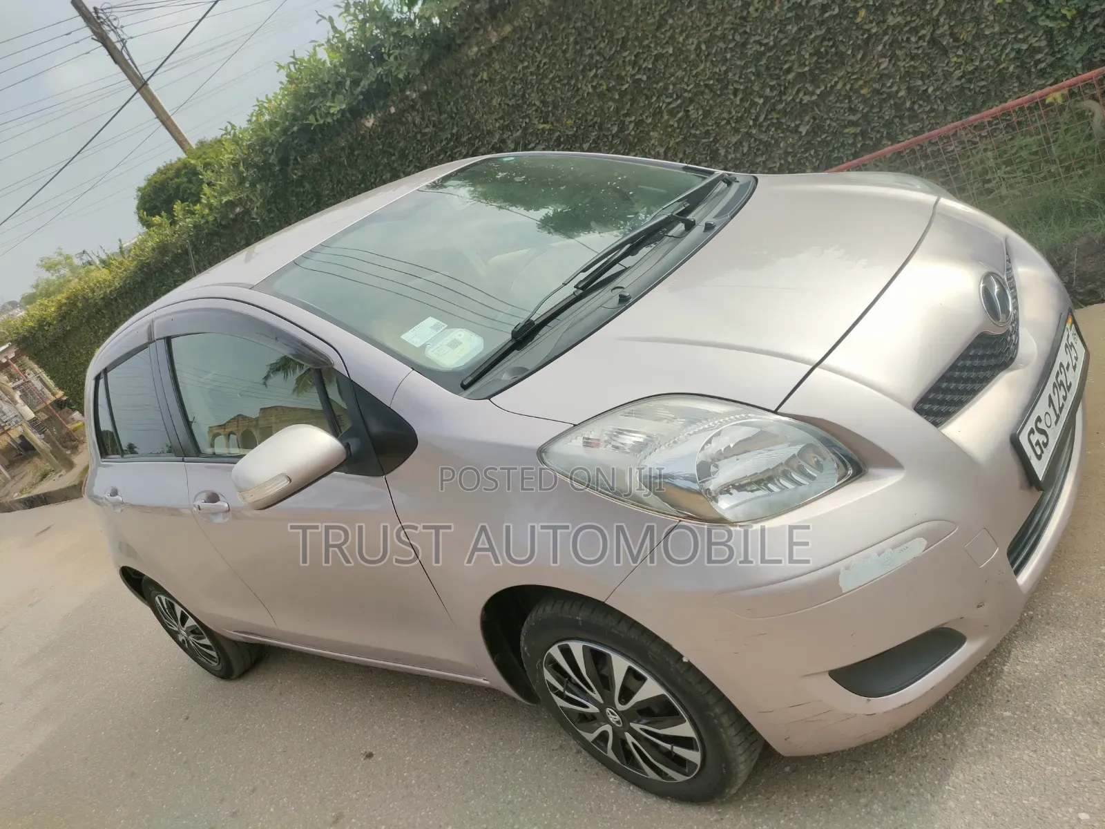 Toyota Vitz 2010 Pink