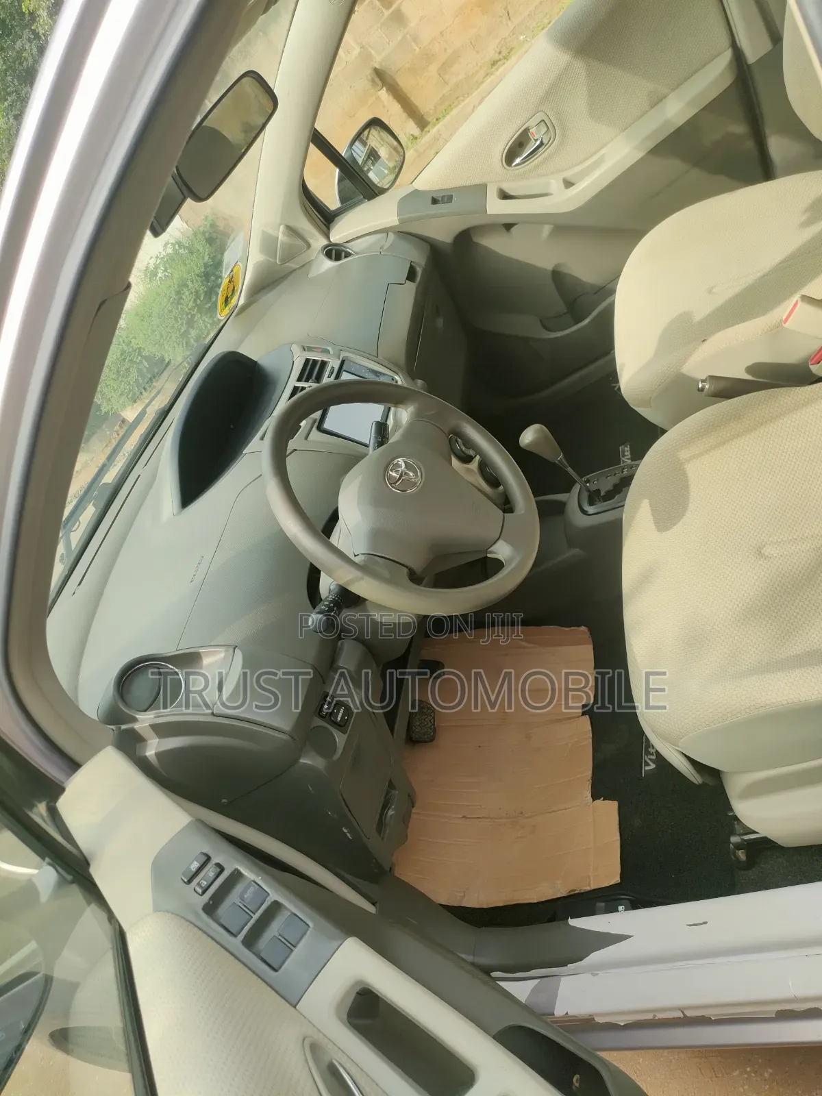 Toyota Vitz 2010 Pink