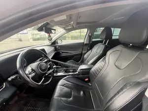 Hyundai Elantra 2021 Gray