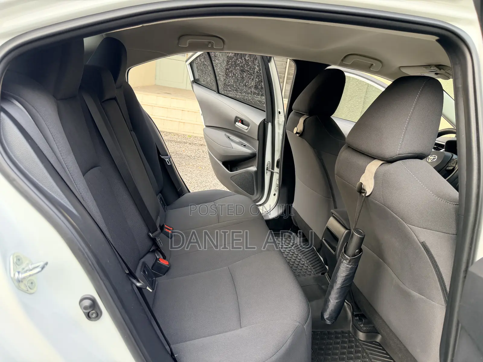 Toyota Corolla LE 2020 White