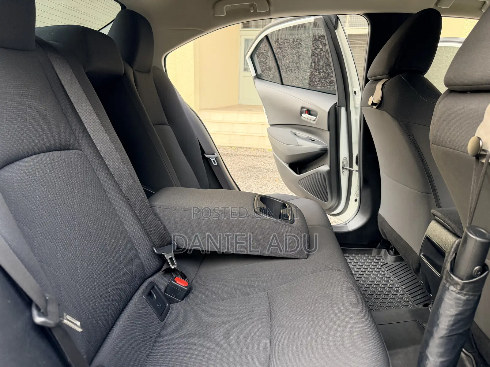 Toyota Corolla LE 2020 White