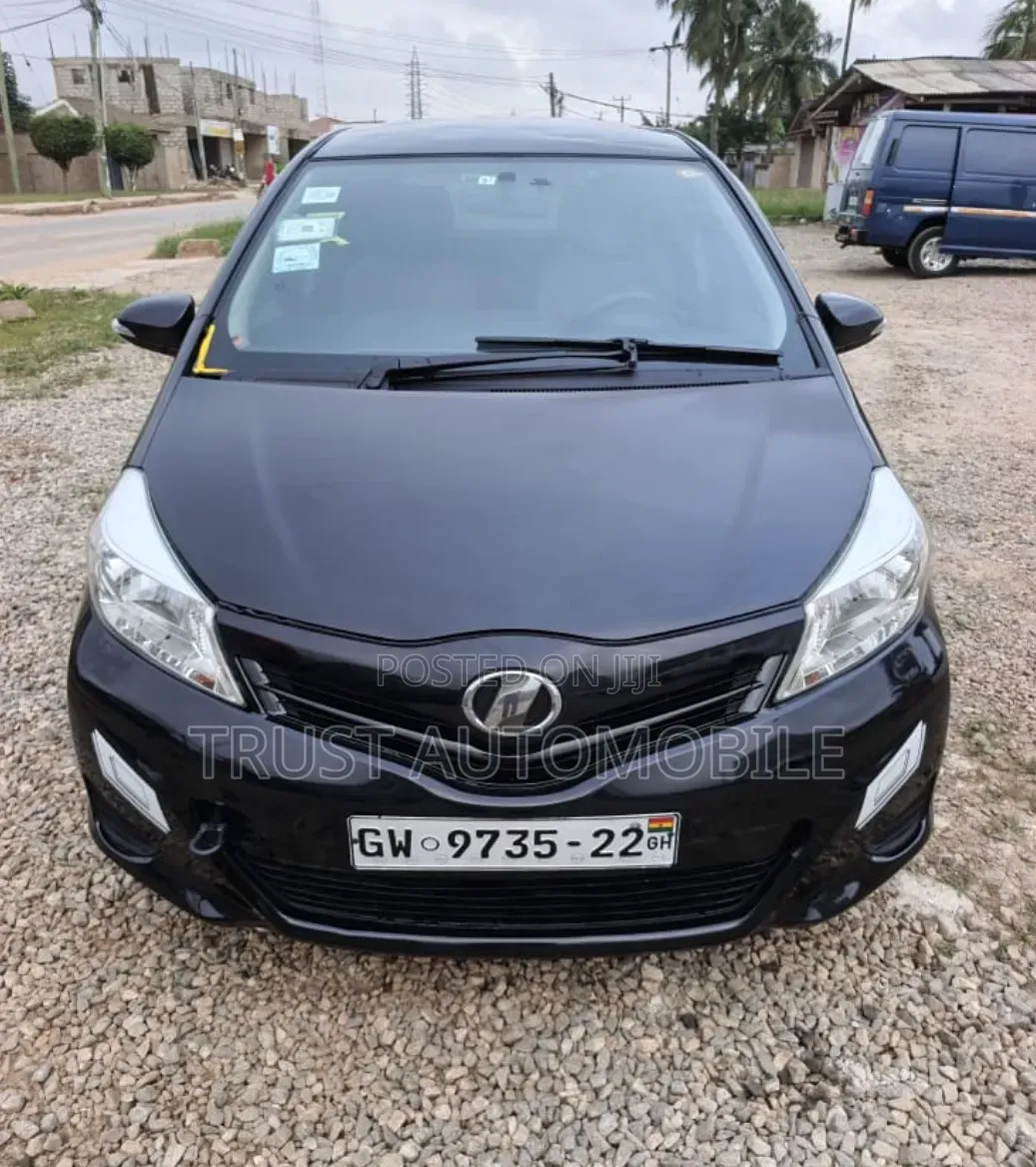 Toyota Vitz 2012 Black