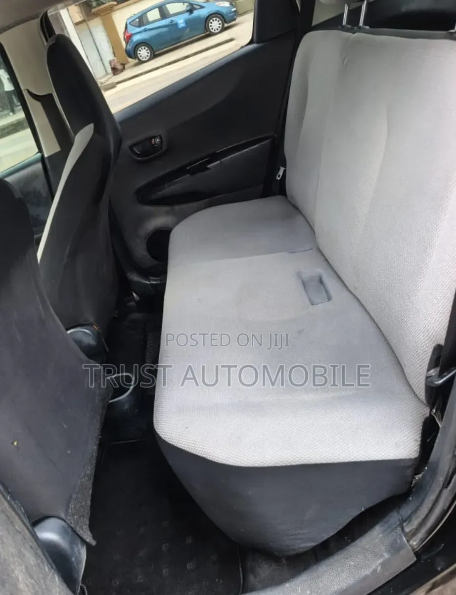 Toyota Vitz 2012 Black