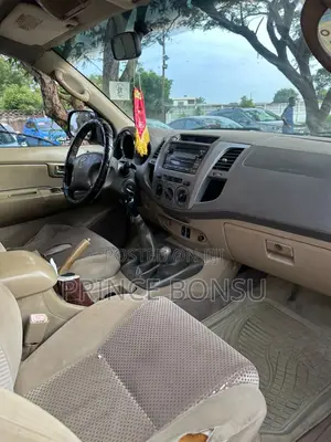 Toyota Fortuner 2009 Gold