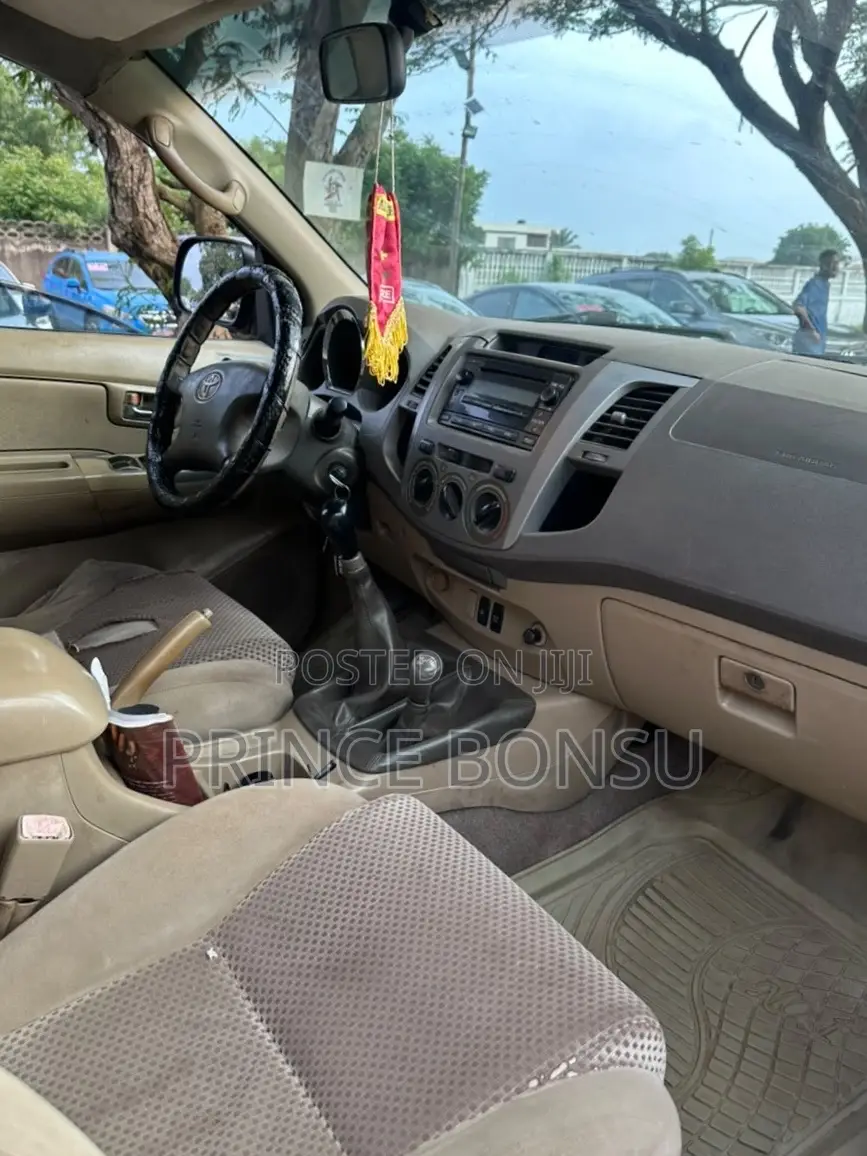 Toyota Fortuner 2009 Gold
