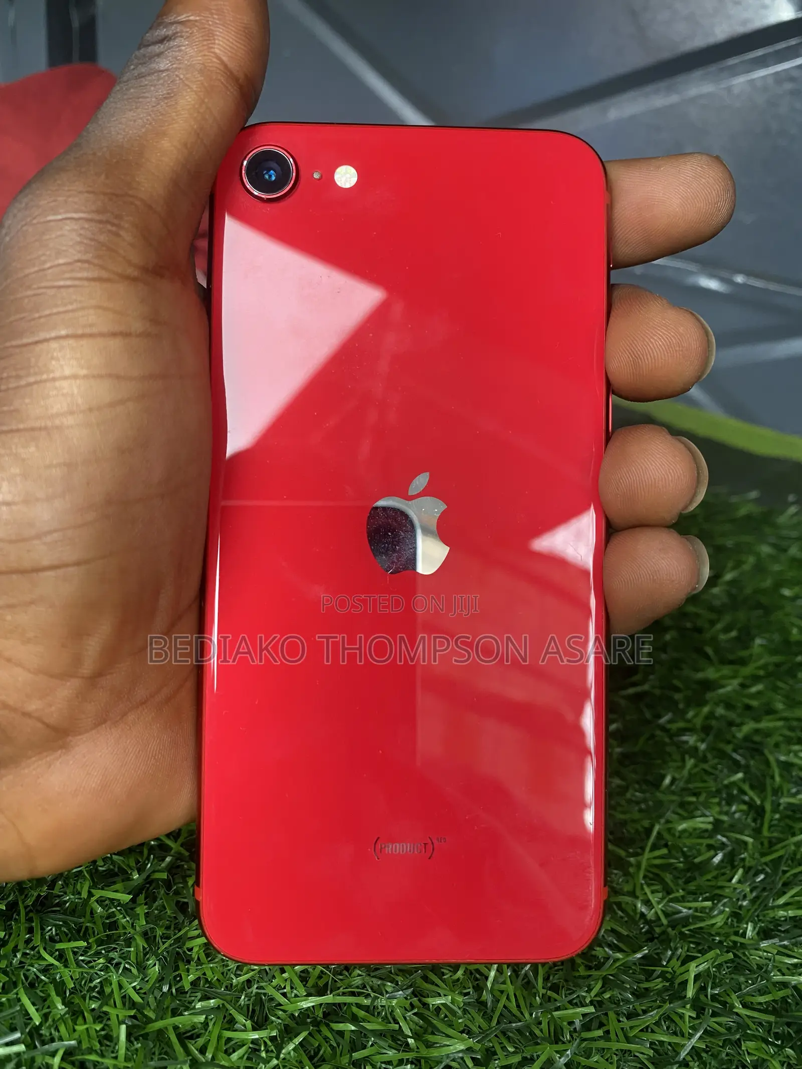 Apple iPhone SE (2020) 64 GB Red